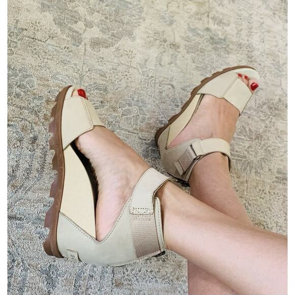 SOREL - WOMEN'S JOANIE ANKLE STRAP - NUBUCK SANDALS 9 - Picture 1 of 12